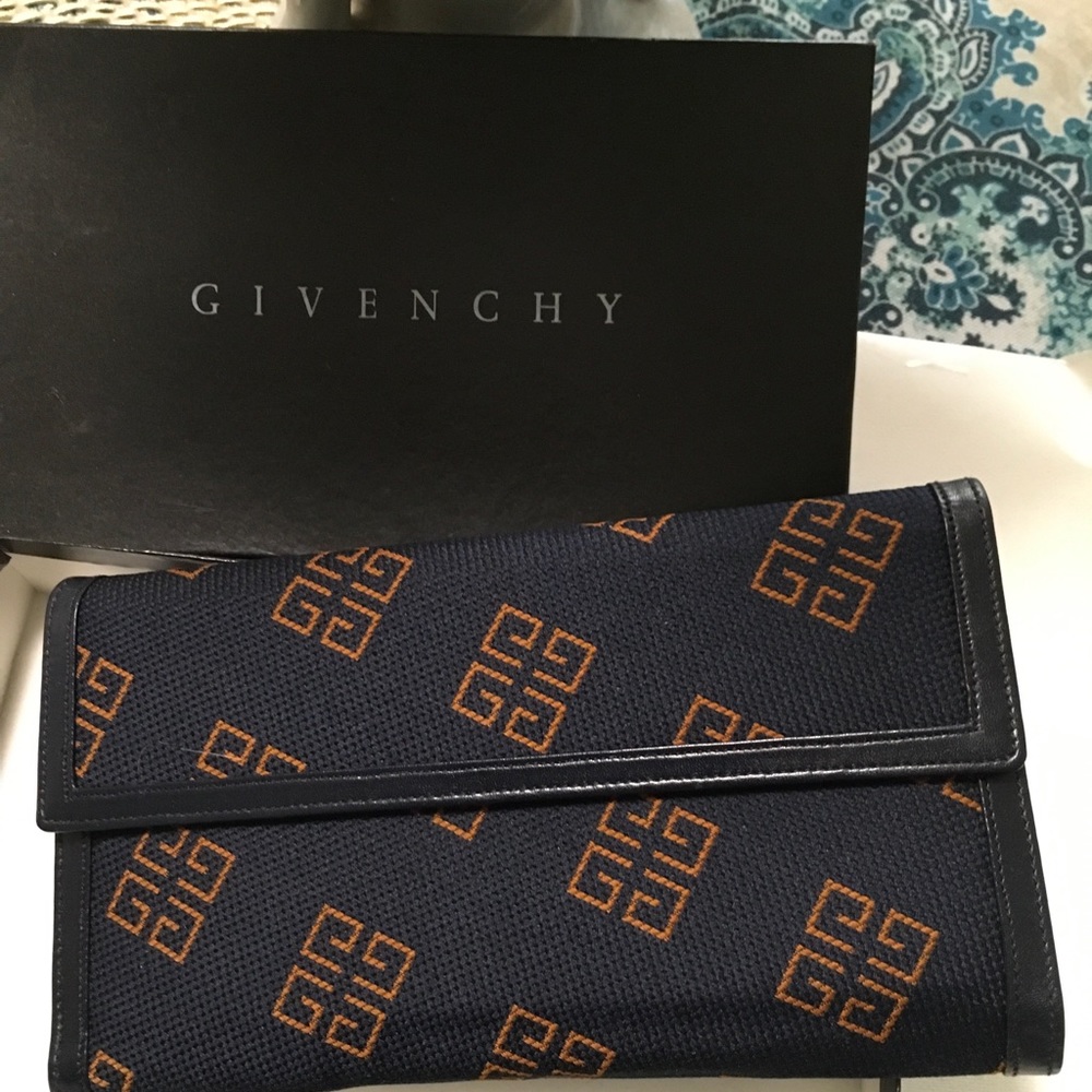 VINTAGE GIVENCHY